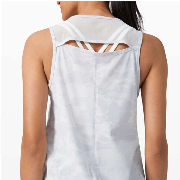Lululemon Lightweight High Neck Gray Camouflage Mesh Back Tank 6 NWOT - Picture 2 of 8